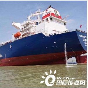 浙江洞头:5万吨级超大型液化气船首航