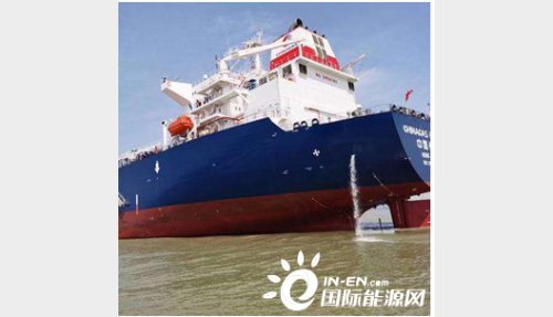 浙江洞头:5万吨级超大型液化气船首航